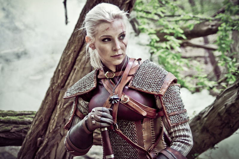 Illustration for article titled Witcher Cosplay Bends Genders